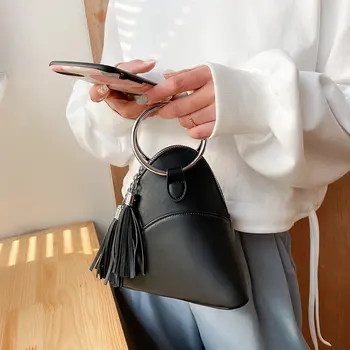 Jednostavan Trokut od umjetne kože na ruci Клатч Za žene 2022 Mini-torbe i torbice su Modni željezne prstenove Ručka s četkom Lanac Dizajn