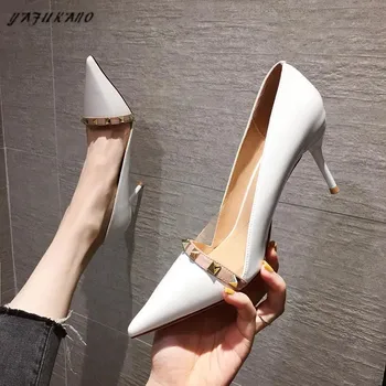 Trendi zakovicama na visokim petama 2021 g. Nove prozirne PVC cipele na ukosnica s oštrim vrhom Ženske cipele-brod Seksi haljina za zabave u stilu nu Karijeru Cipele za samce