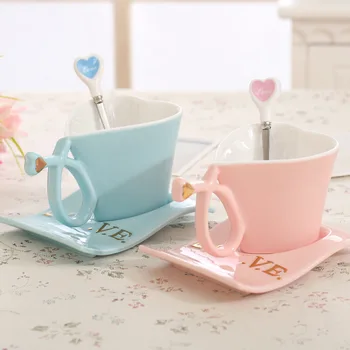 Kineski Kreativno stakleno Keramička šalica u obliku srca Europska šalica za kavu s mlijekom i tanjur, Šalicu s tanjur, Slatka šolja za poklon